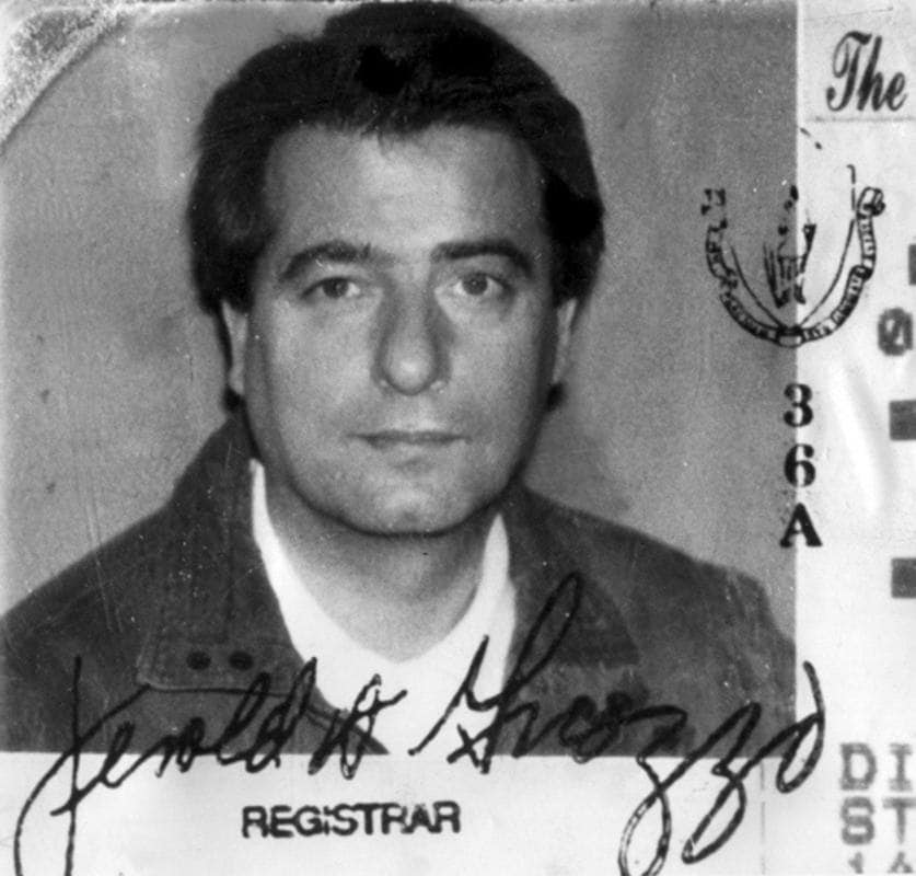 Steven DiSarro, asesinado por hablar demasiado de sus relaciones con la Mafia. Su cuerpo estuvo enterrado 23 años en una fábrica abandonada.