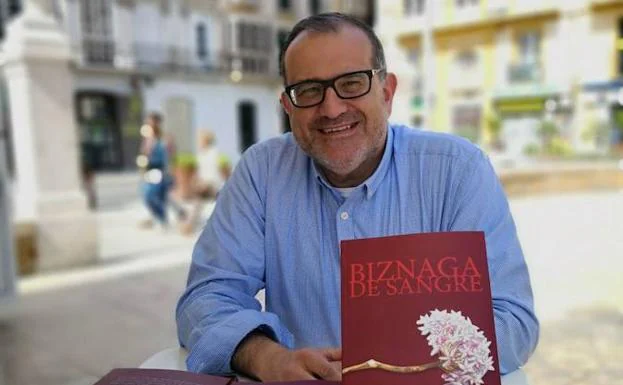 Jesús Díaz Domínguez firmó ejemplares en la Feria del Libro. 