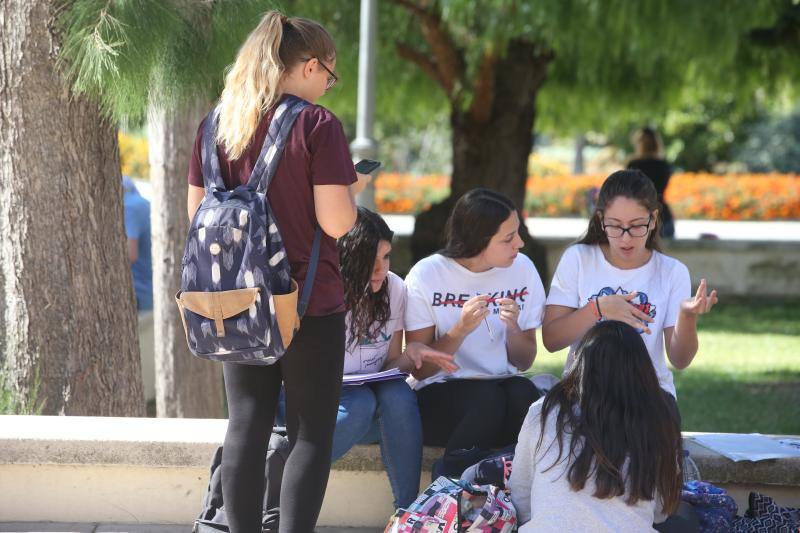 Casi 7.400 estudiantes realizan entre hoy y el jueves las pruebas de acceso y admisión a la universidad 