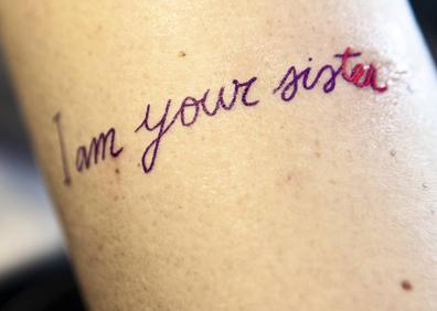 Imagen secundaria 1 - Arte, feminismo (y tatuajes) a flor de piel