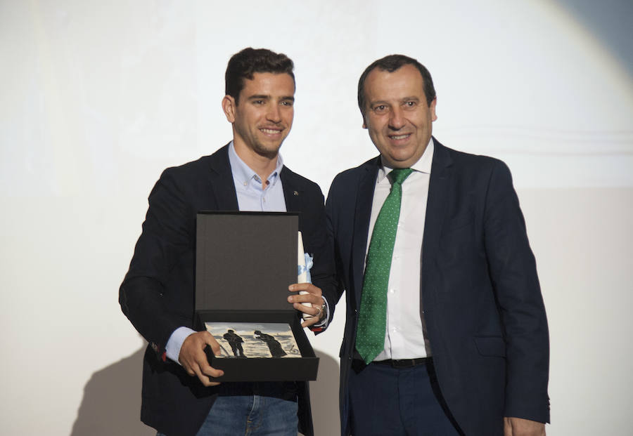 La Universidad premia al UMA Antequera y al Málaga femenino, entre otros, y recuerda a la figura de Carlos Serra