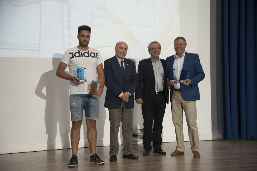 La Universidad premia al UMA Antequera y al Málaga femenino, entre otros, y recuerda a la figura de Carlos Serra