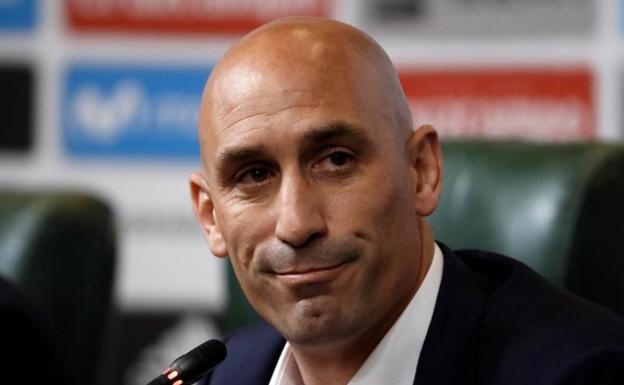 Rubiales, en la rueda de prensa en la que ha anunciado la destitución de Lopetegui.