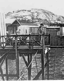 Imagen secundaria 2 - Imagen antigua de La Malagueta. Fotografía antigua del Hotel Miramar, en cuya parcela se ubicó la primera azucarera de Larios. Mirador de los baños de Apolo, punto de encuentro de las familias más pudientes. 