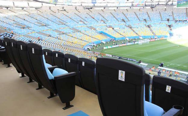 Una muestra de los asientos especiales para obesos en el Mundial de Rusia.