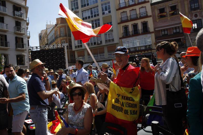 Rivera exhibe «patriotismo» en Málaga para contrarrestar el golpe de efecto de Sánchez