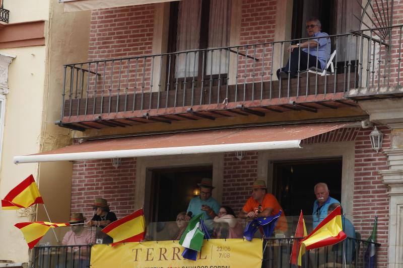 Rivera exhibe «patriotismo» en Málaga para contrarrestar el golpe de efecto de Sánchez