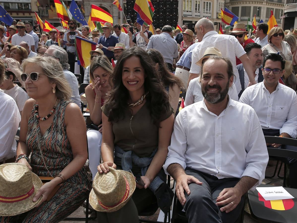 Rivera exhibe «patriotismo» en Málaga para contrarrestar el golpe de efecto de Sánchez