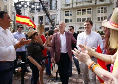 Imagen secundaria 1 - Intervenciones de Javier Imbroda, Mario vargas LLosa.