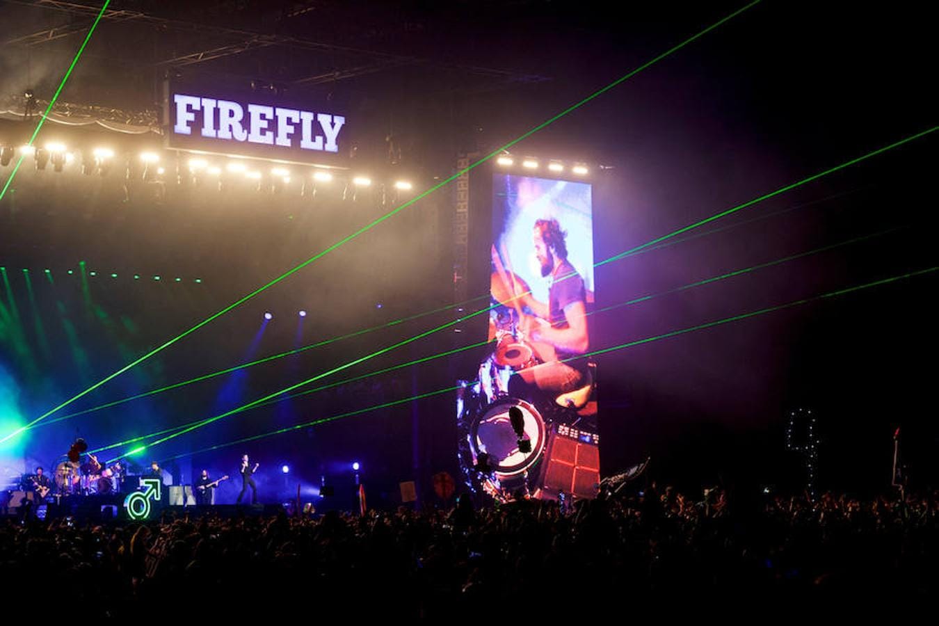 El Firefly Music es un festival de música multigénero que se celebra en Dover, Estados Unidos. Todos los años desde 2012 reúne un cartel que incluye los nombres más importantes de la música, por lo que está considerado como uno de los mejores de Norteamérica. Se celebra en el idílico bosque de Delaware y, según algunos, es mucho más que un típico festival de música, puede decirse que es una verdadera ciudad temporal donde se celebran varias disciplinas artísticas y pueden encontrarse además mercados y hasta su propia fábrica de cerveza. Este año se ha celebrado la séptima edición, que concluyó el domingo.