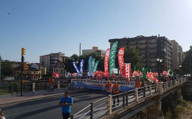 Colectivos de Málaga se unen en la calle para reclamar una sanidad mejor 