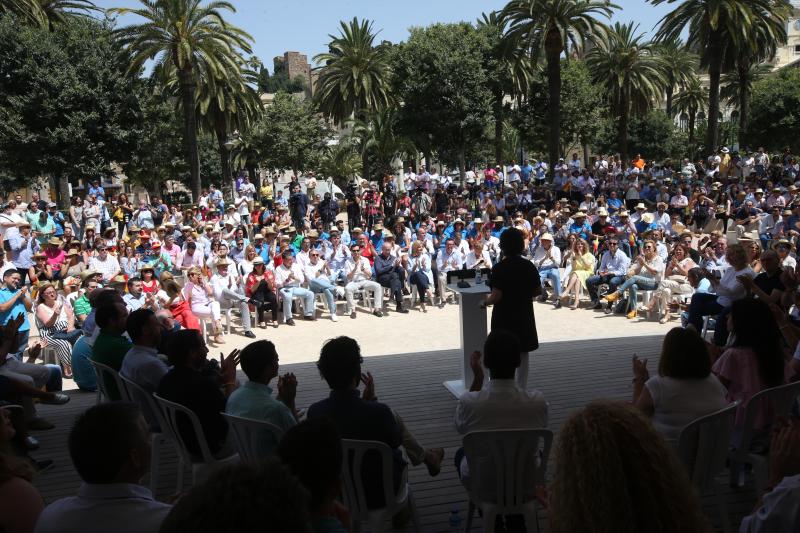 La aspirante a presidir a los populares abre en Málaga su campaña acompañada por los presidentes del partido en Málaga, Sevilla, Córdoba y Huelva y el líder andaluz, Juanma Moreno