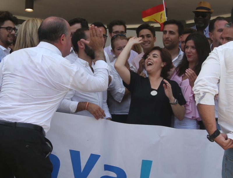 La aspirante a presidir a los populares abre en Málaga su campaña acompañada por los presidentes del partido en Málaga, Sevilla, Córdoba y Huelva y el líder andaluz, Juanma Moreno