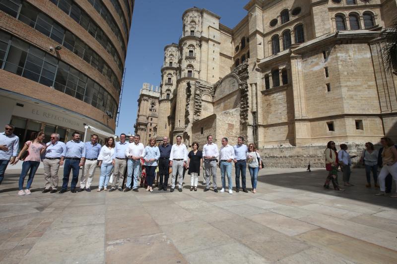 La aspirante a presidir a los populares abre en Málaga su campaña acompañada por los presidentes del partido en Málaga, Sevilla, Córdoba y Huelva y el líder andaluz, Juanma Moreno