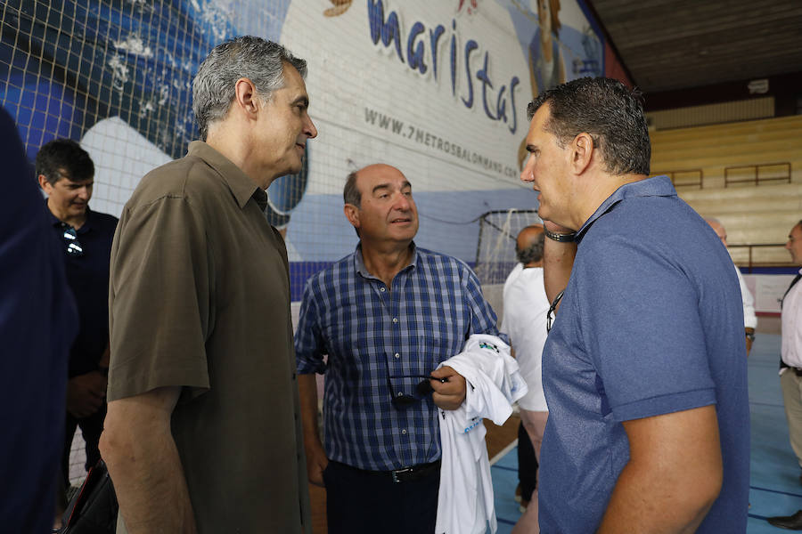 Aficionados,técnicos, directivos y jugadores se reunieron en el colegio de calle La Victoria para celebrar la efeméride