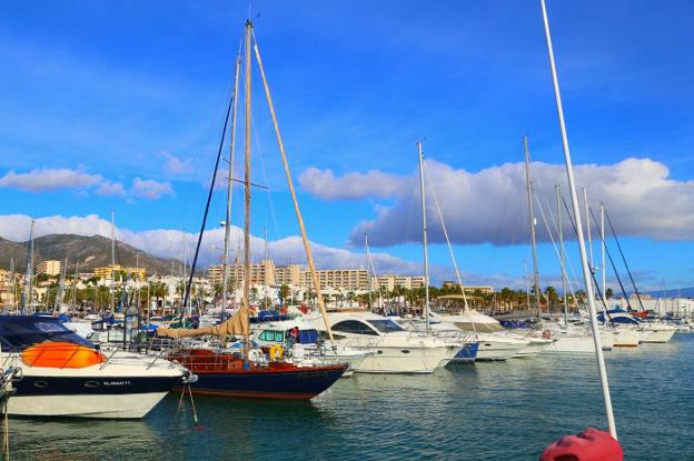 Benalmádena extraerá más de 40.000 metros cúbicos de arena del Puerto