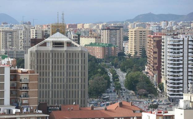 El Ayuntamiento de Málaga echa un pulso a la Junta para convertir en hotel el edificio de Correos