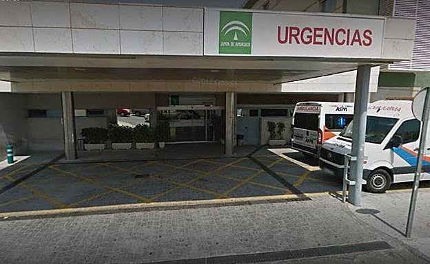 Entrada del servicio de Urgencias del Hospital Comarcal de la Axarquía. 