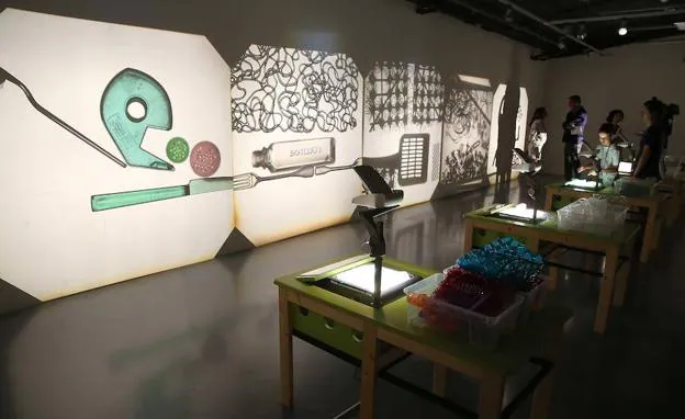 '¡Materiales retroproyectados!': así es la nueva exposición del Pompidou Málaga que se puede ver y tocar
