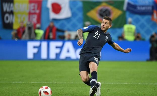 Lucas Hernández, con la selección francesa en el Mundial.