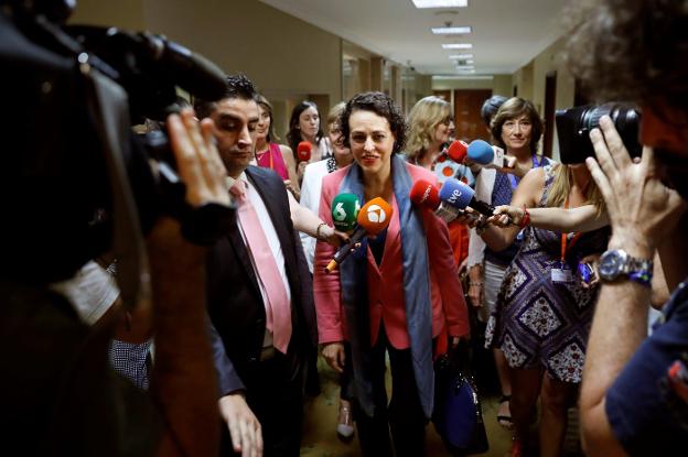 La ministra de Trabajo, Magdalena Valerio, antes de comparecer en el Congreso el martes pasado. :: j. c. hidalgo / EFE