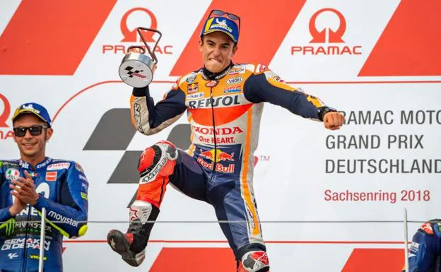 Márquez celebrando su victoria en Alemania