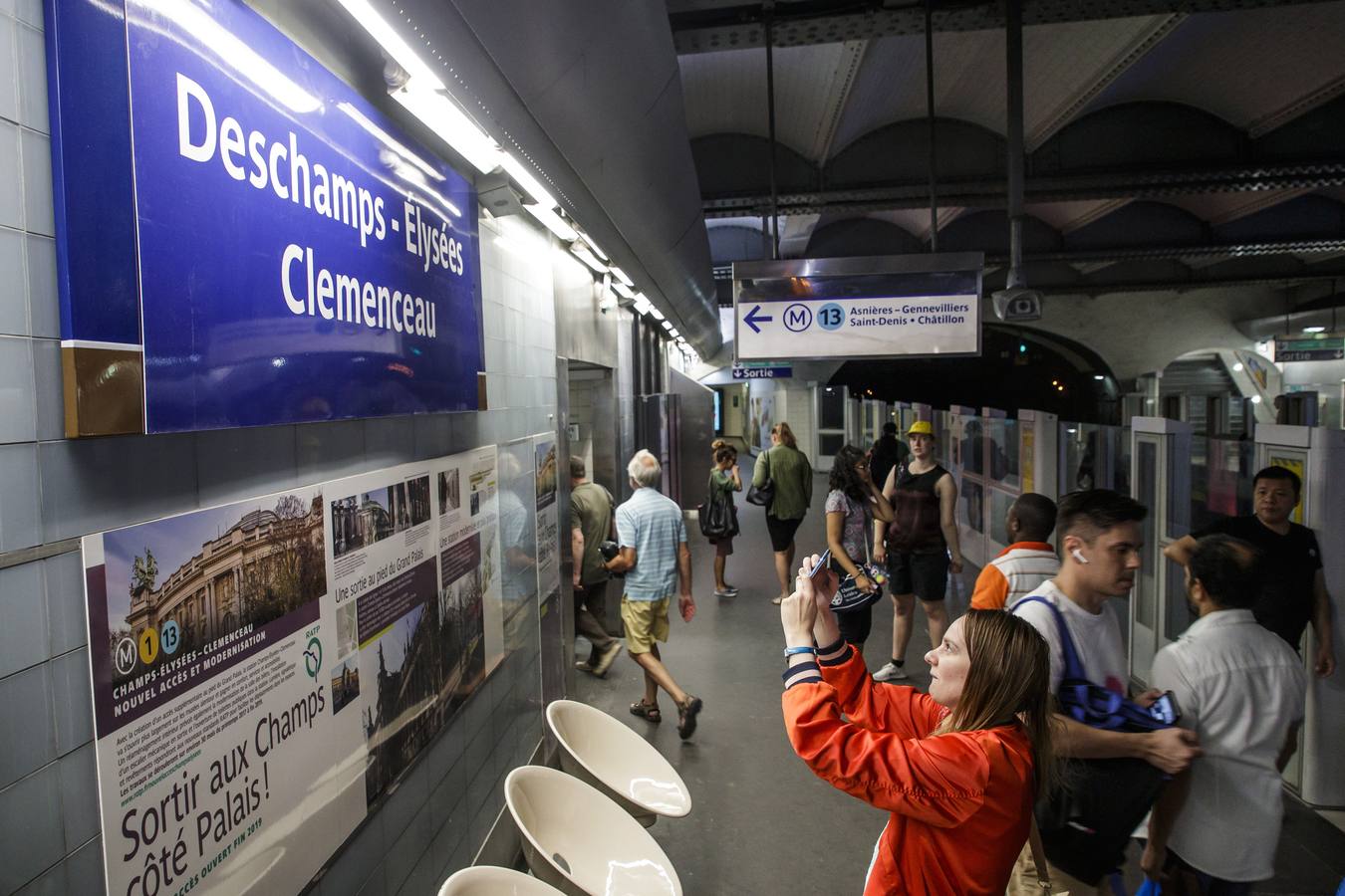 El Metro de PArís ha cambiado por un día el nombre de sus estaciones apra honrar a los campeones del mundo