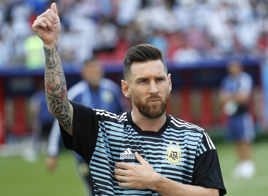 El barcelonista Messi, octavo, obtuvo unas ganancias de 111 millones de dólares (94,9 millones de euros), entre salario y contratos publicitarios.