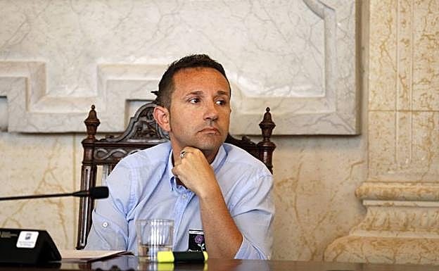 Alberto Montero insta a Juan José Espinosa a dejar sus cargos en Podemos