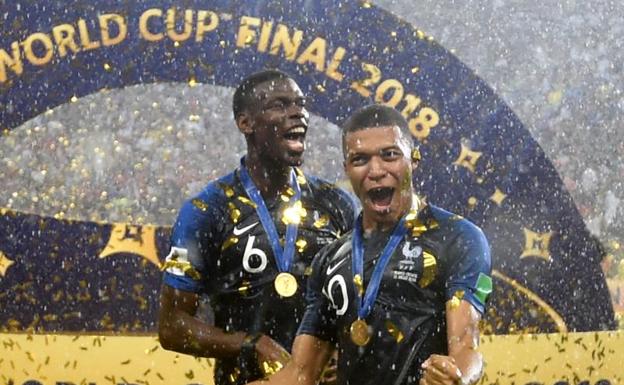 Mbappé y Pogba, tras ganar el Mundial.