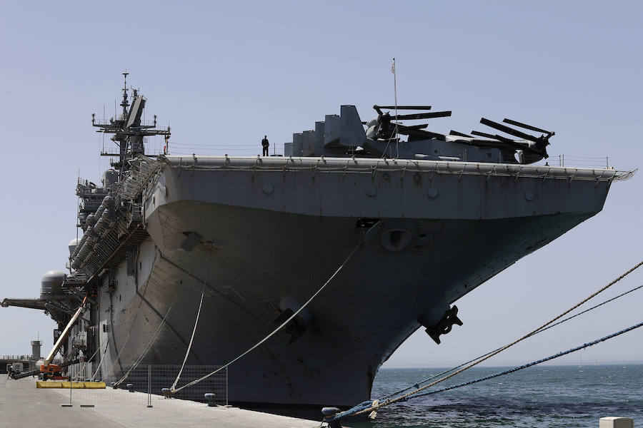 El portaaeronaves norteamericano USS Iwo Jima se encuentra atracado en el puerto de Málaga este fin de semana para dar descanso a los más de 2.500 militares que lleva a bordo, unos 1400 marines y otros 1.100 personal de marinería, tras permanecer seis meses de misión en Oriente Medio