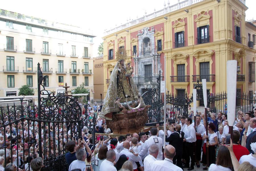 La devoción va desde las profundidades de la bahía malagueña a los altares de la Catedral, pasando por un barrio de gran sabor marinero como Huelin