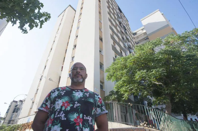 Los vecinos exigen al Ayuntamiento una vivienda a cambio de dejar sus casas