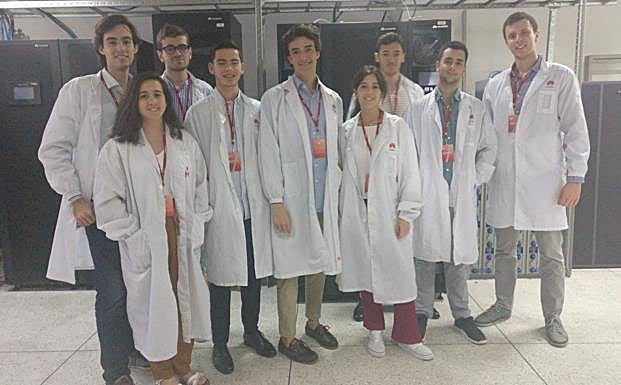 Ricardo Holthausen junto con el resto de compañeros de viaje.