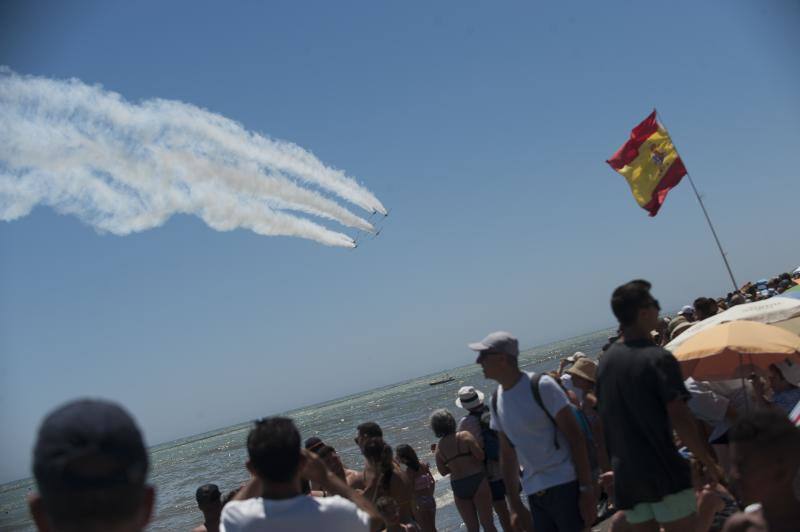 Torre del Mar acoge este festival aéreo internacional con 40 aeronaves de cuatro países diferentes 