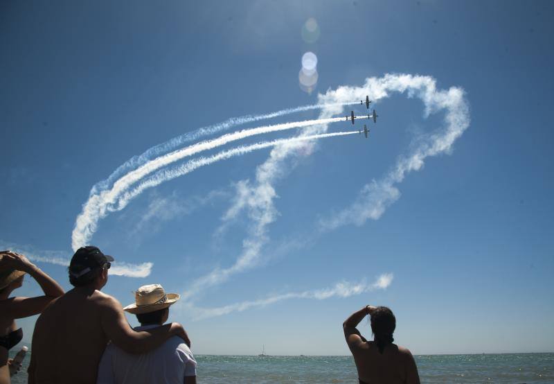 Torre del Mar acoge este festival aéreo internacional con 40 aeronaves de cuatro países diferentes 