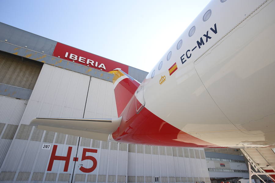 Iberia ha bautizado con el nombre 'Plácido Domingo' a su primer A350, un acto que ha contado con la presencia del tenor español que ha manifestado «una gran emoción» por este reconocimiento, que ha calificado de «privilegio».