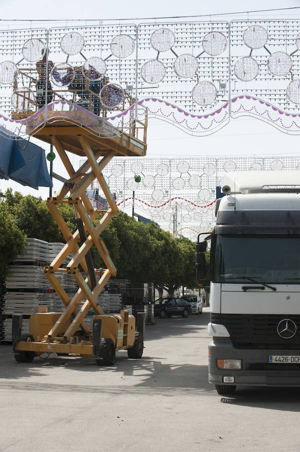 Cuenta atrás para la Feria de Málaga 2018 y en el Real del Cortijo de Torres se trabaja para que todo esté a punto.