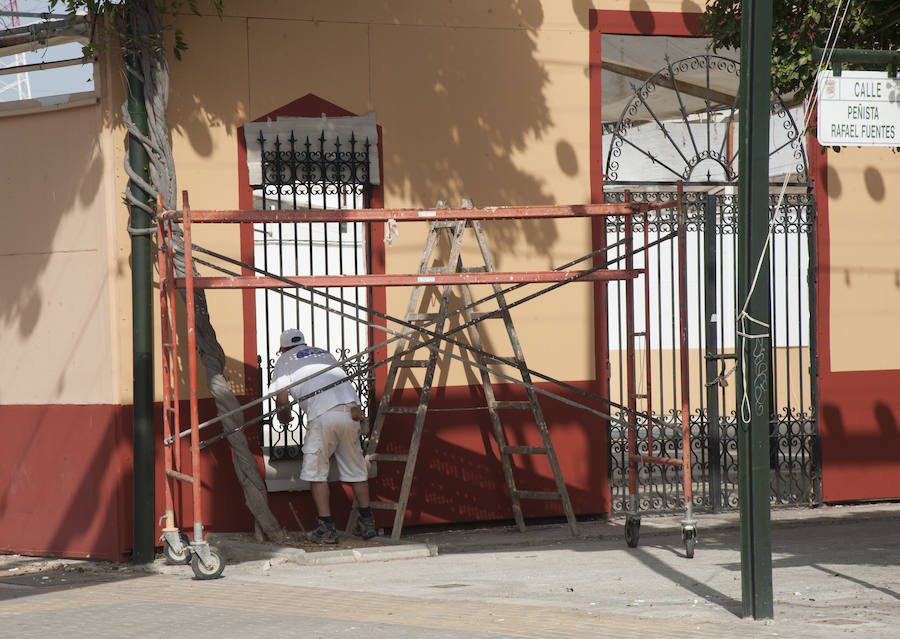 Cuenta atrás para la Feria de Málaga 2018 y en el Real del Cortijo de Torres se trabaja para que todo esté a punto.