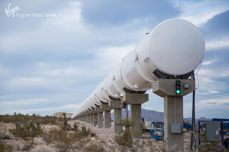 Adif y Virgien firman acuerdo para que Bobadilla albergue un centro de pruebas y prototipos del que muchos consideran el medio de transporte del futuro. 