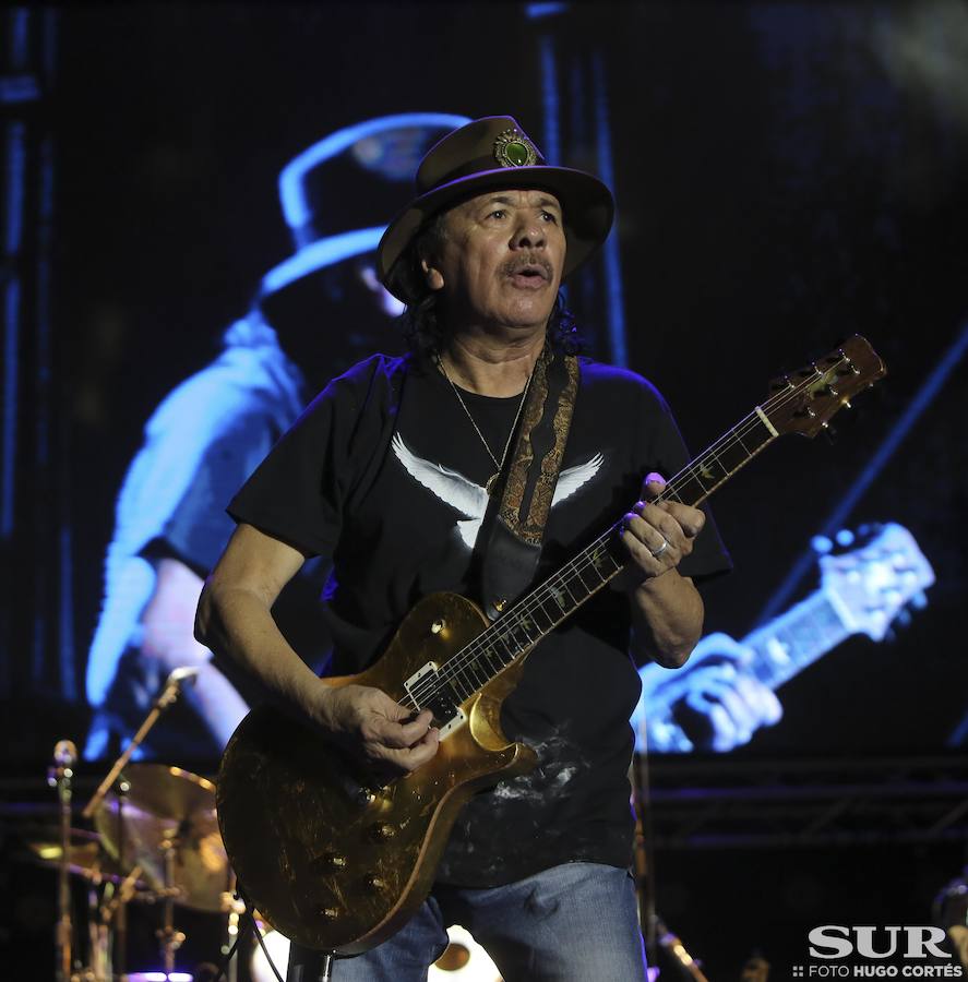 Santana transforma la ladera del Sohail en una sucursal de Woodstock