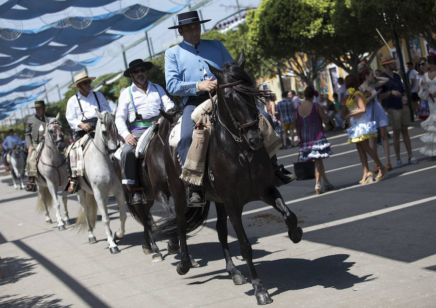 Fotos: Las mejores imágenes del primer domingo de la Feria de Málaga 2018