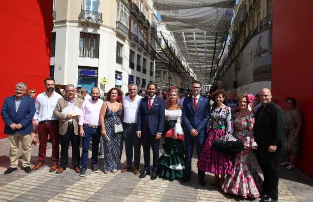 Javier Carnero, en el centro junto a Dani Pérez, ayer en la Feria de Málaga. 
