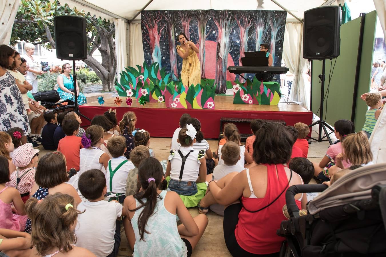 Feria de los Niños en calle Alcazabilla