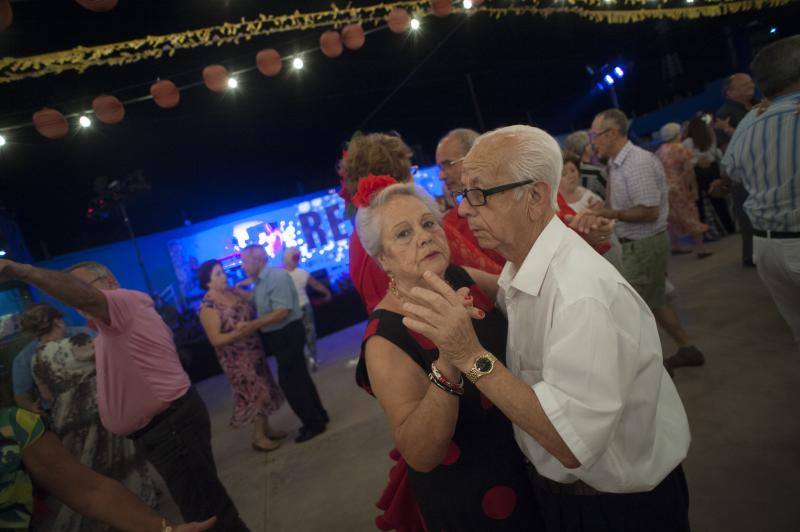 Las mejores imágenes de la tercera jornada de fiesta en la capital: la noche, en el Cortijo de Torres