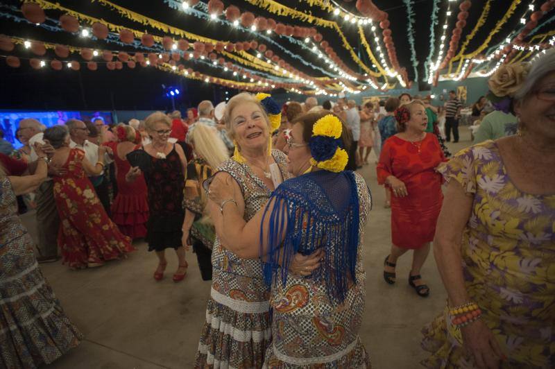 Las mejores imágenes de la tercera jornada de fiesta en la capital: la noche, en el Cortijo de Torres