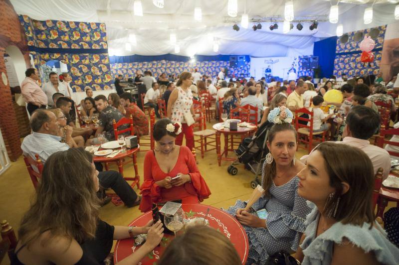 Las mejores imágenes de la tercera jornada de fiesta en la capital: la noche, en el Cortijo de Torres