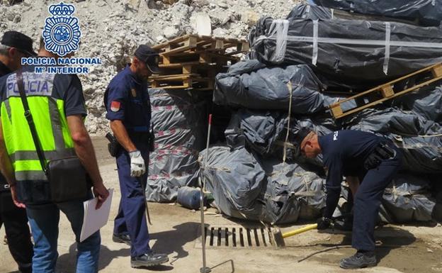 Detenidos en Málaga por almacenar grandes cantidades de material tóxico y contaminante