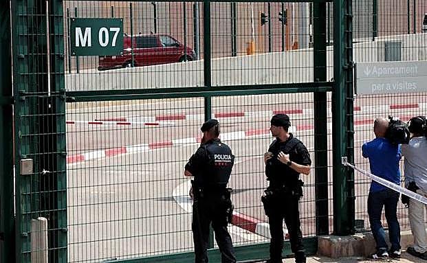 Urkullu y Colau visitan a Junqueras en la cárcel de Lledoners