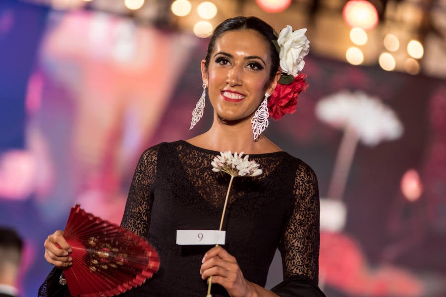 Paloma Burgueño Franco y Edgar Benítez Villodres fueron coronados anoche como los más bellos de la capital durante la tradicional gala celebrada en la portada del Real de Cortijo de Torres